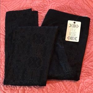 Pink Rose Patterned Leggings